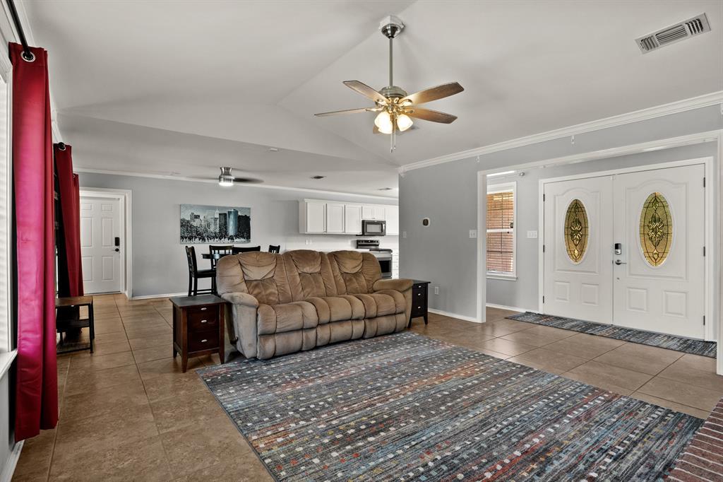 2707 Silver Spring Trail Property Photo 6