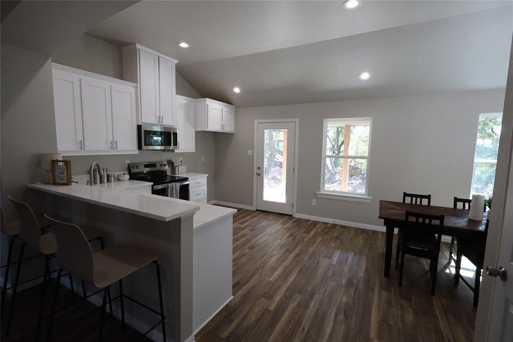 175 Lori Drive Property Photo 4