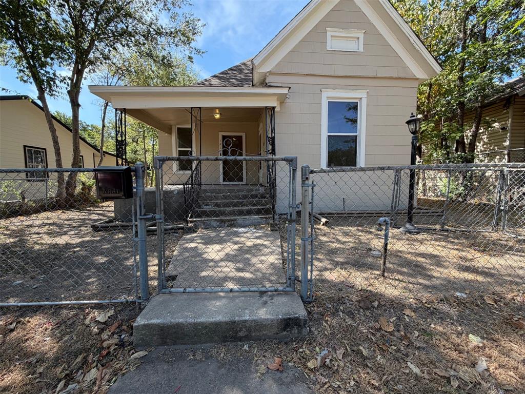 1216 Bessie Street Property Photo 1