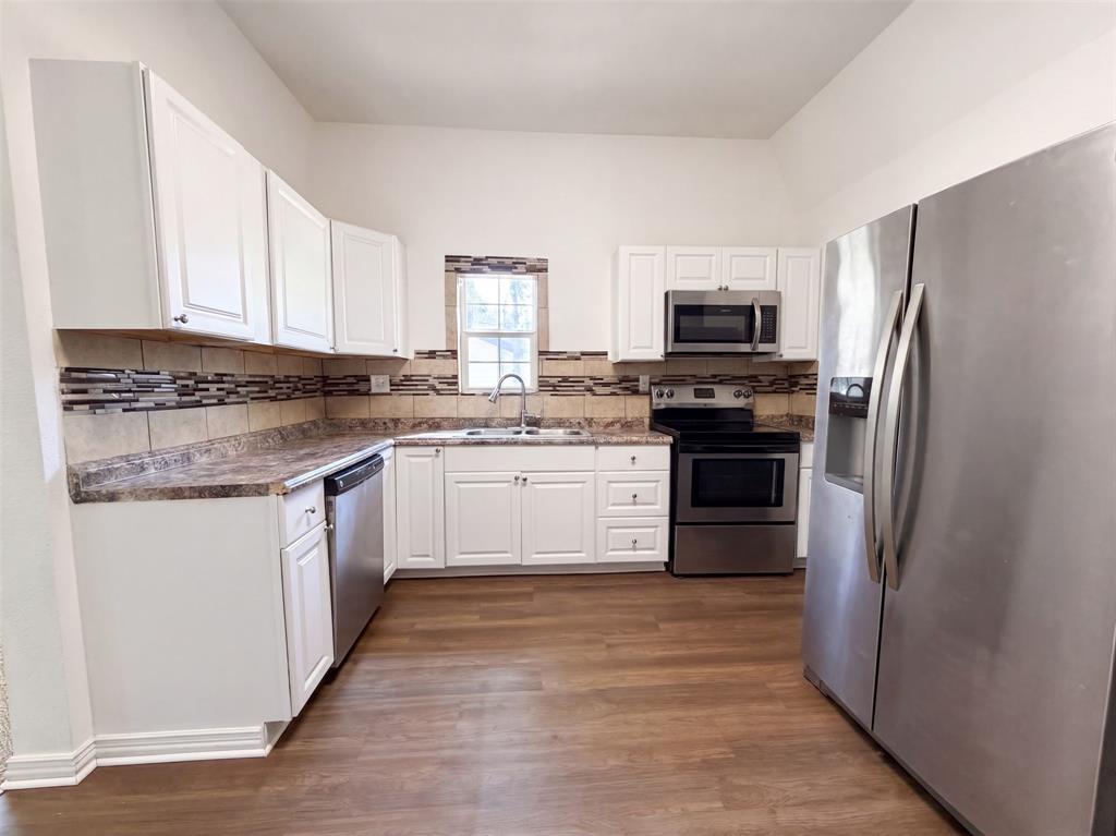 1216 Bessie Street Property Photo 2