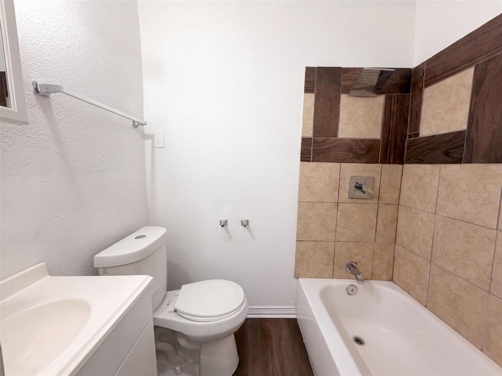 1216 Bessie Street Property Photo 13