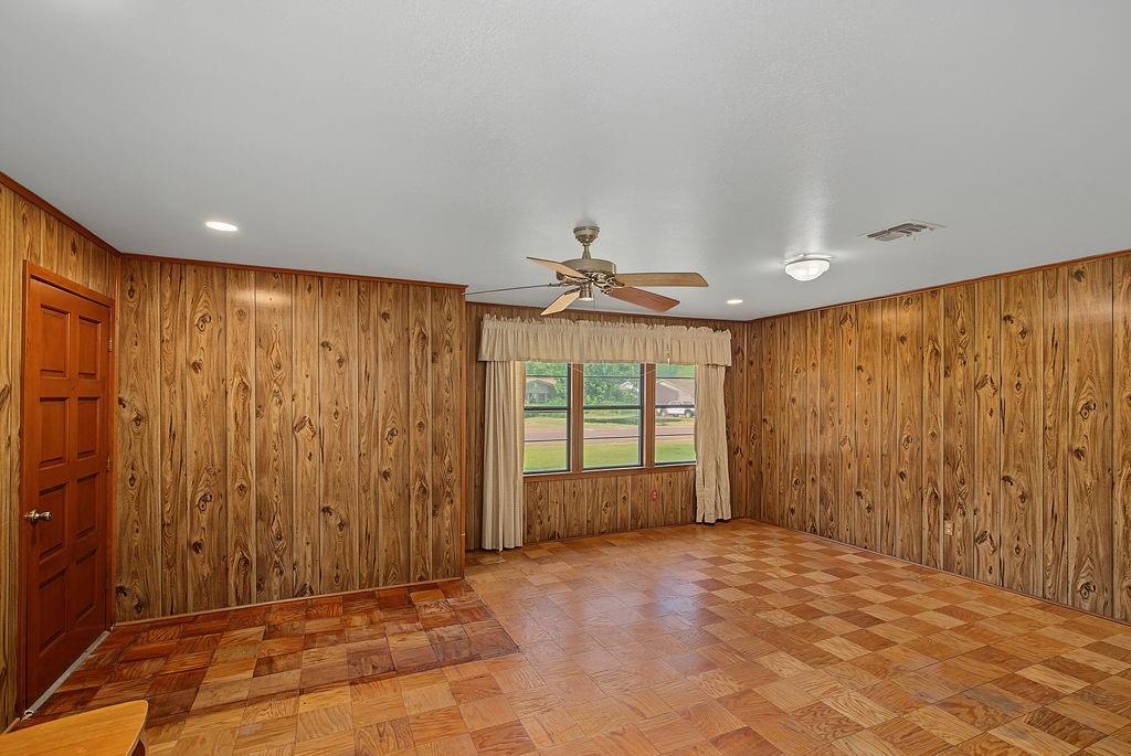 2604 Rosedale Place Property Photo 6