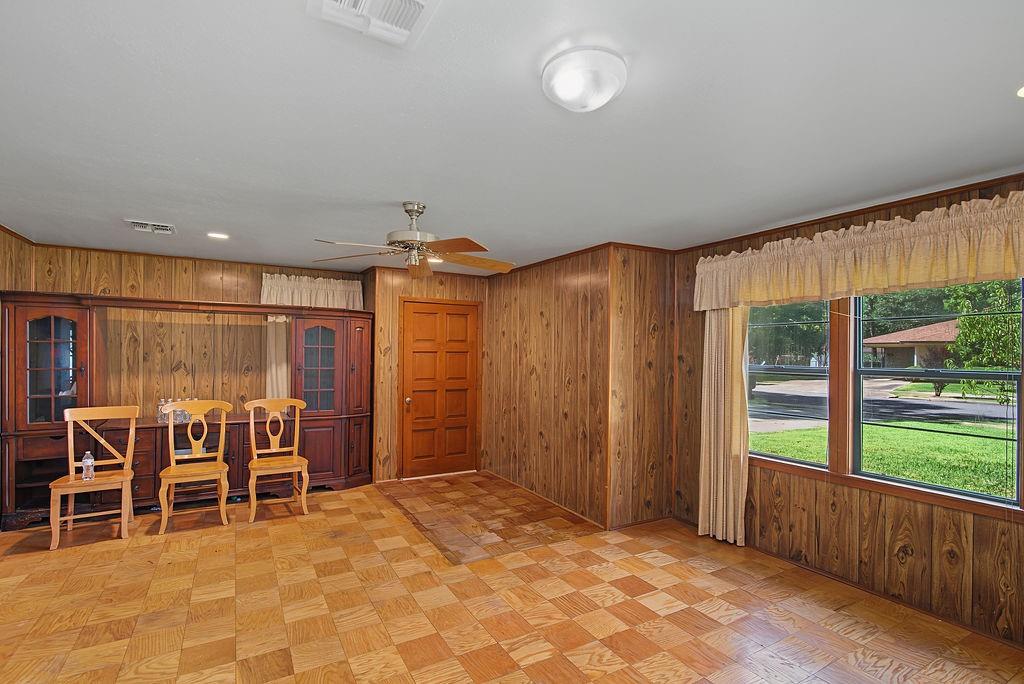 2604 Rosedale Place Property Photo 7