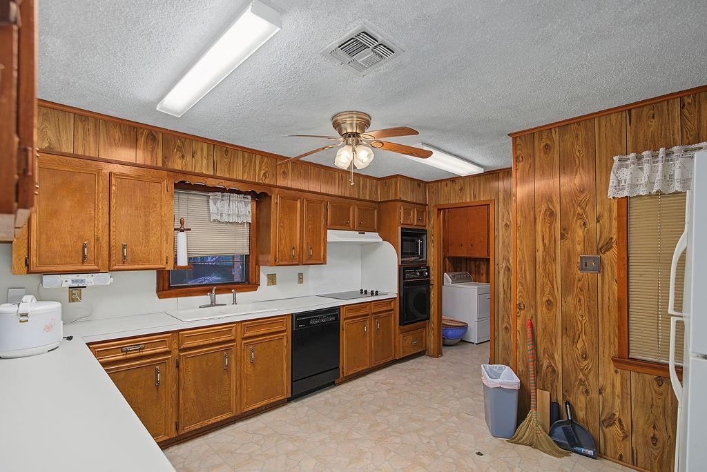 2604 Rosedale Place Property Photo 9