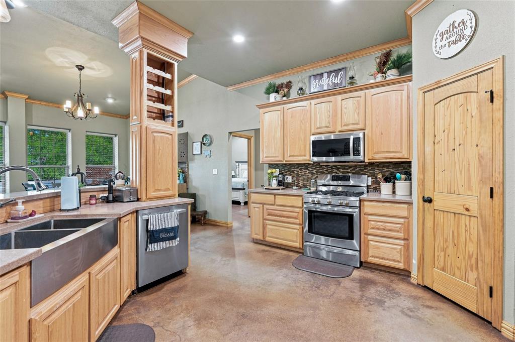45 Halliburton Drive Property Photo 8