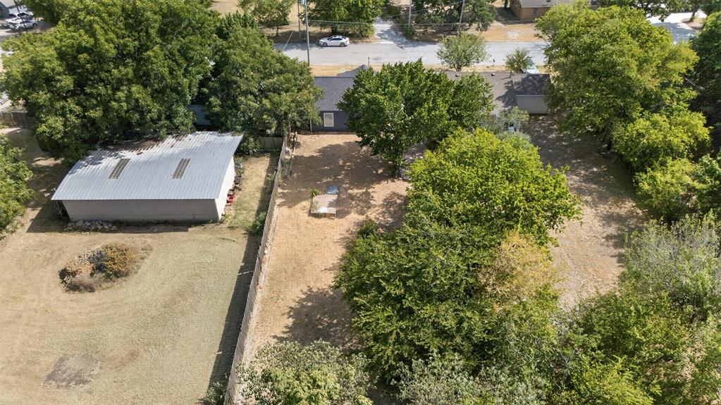 805 Adkins Street Property Photo 7