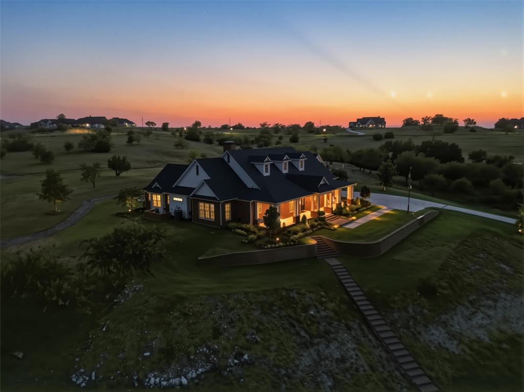 3023 Winding Creek Trail Property Photo 3