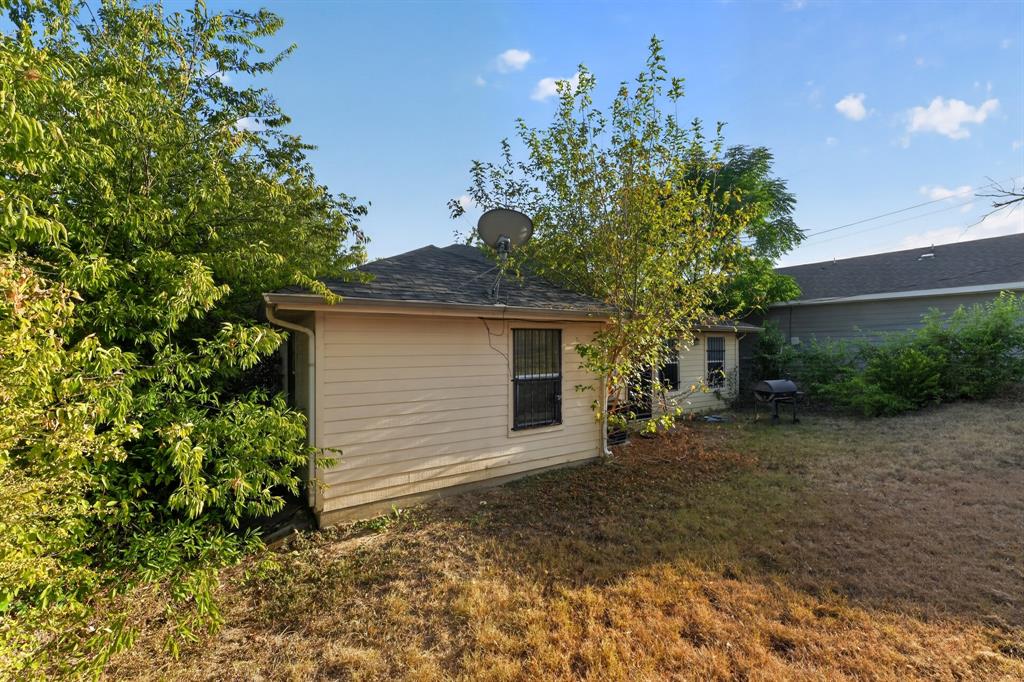 5532 Fernander Drive Property Photo 8