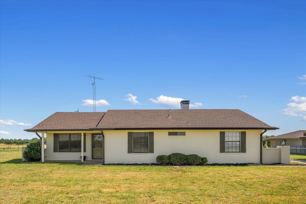 368 Fm 1566 Property Photo 3