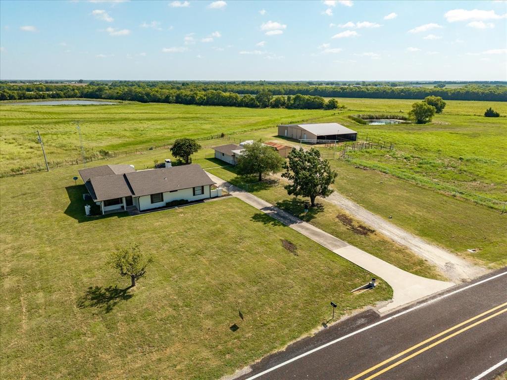 368 Fm 1566 Property Photo 4