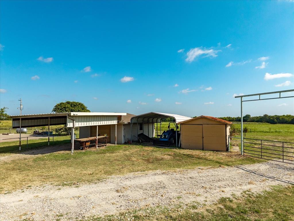 368 Fm 1566 Property Photo 28