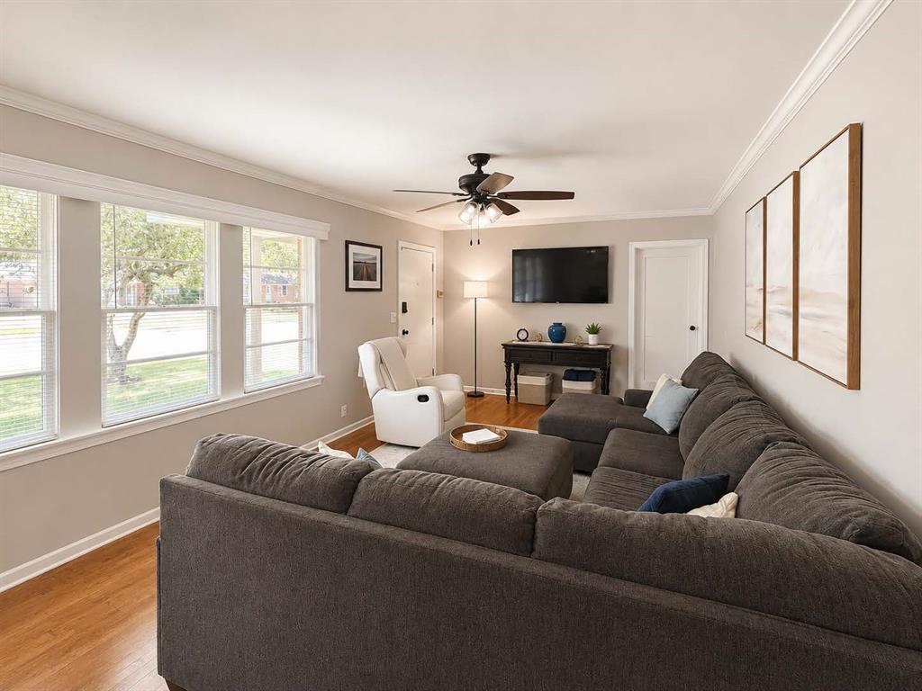 131 Carroll Street Property Photo 7