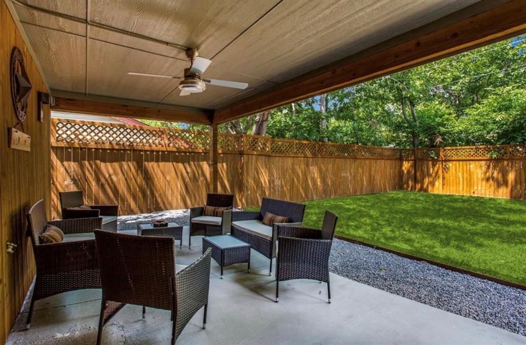 875 Lovers Lane Property Photo 16