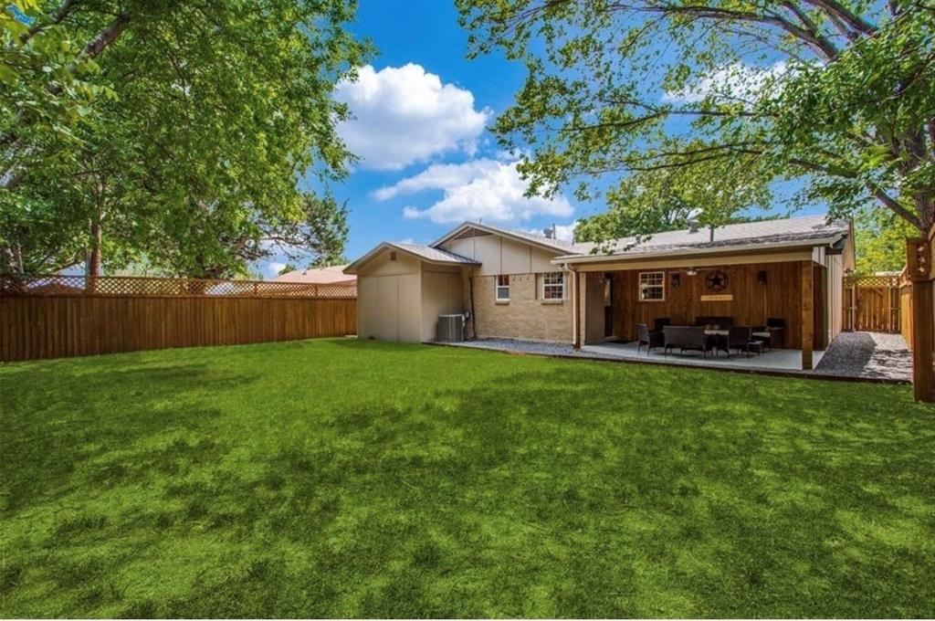 875 Lovers Lane Property Photo 17