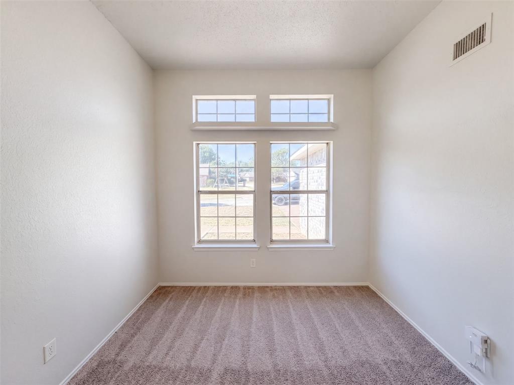5624 Shady Springs Trail Property Photo 4