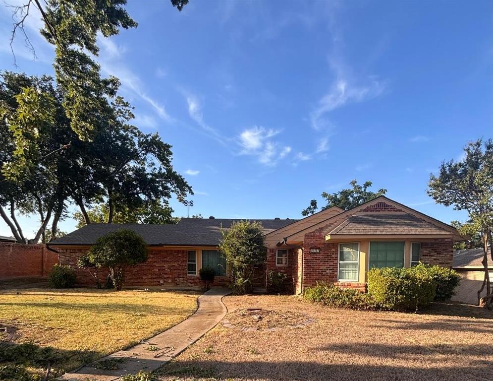 922 British Boulevard Property Photo 1