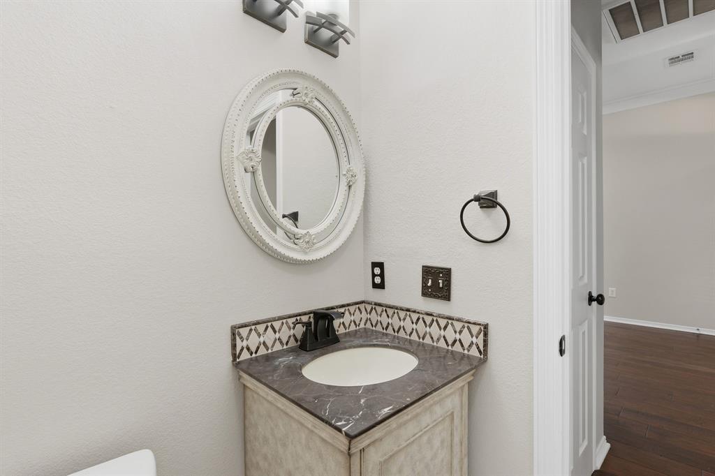 708 Hackberry Ridge Drive Property Photo 9