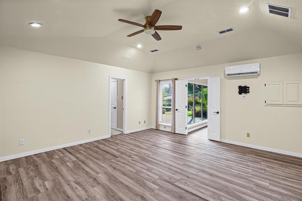 2325 River Road Property Photo 17