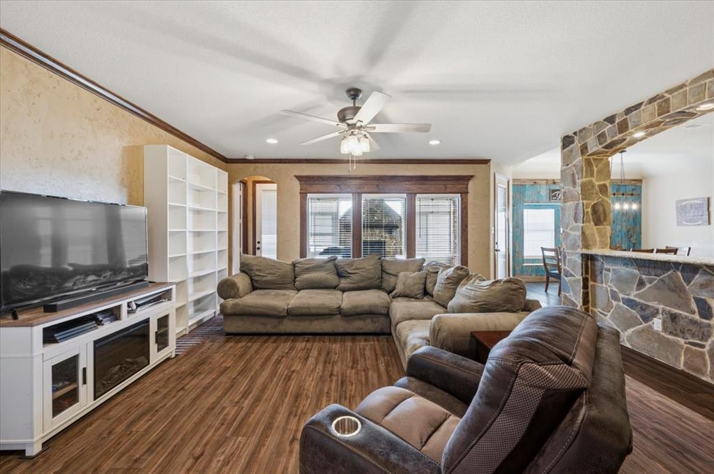 825 Broadhead Road Property Photo 6