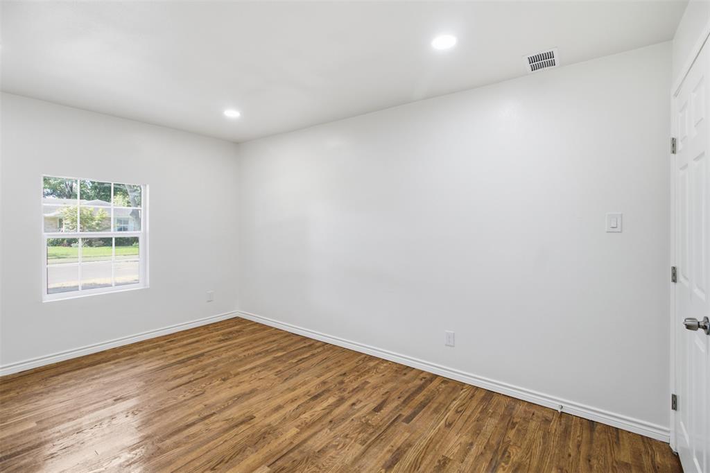 11022 Dunaway Drive Property Photo 14