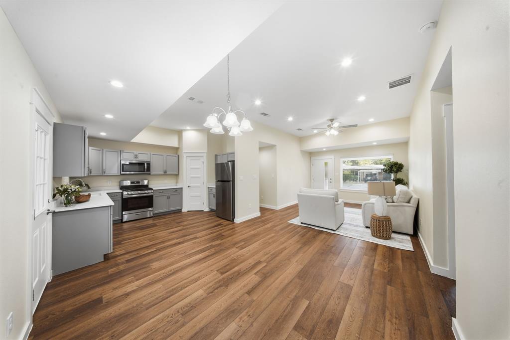 10637 Dunaway Drive Property Photo 4