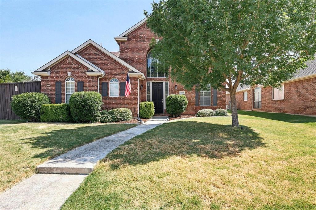 1512 Brewster Drive Property Photo 1