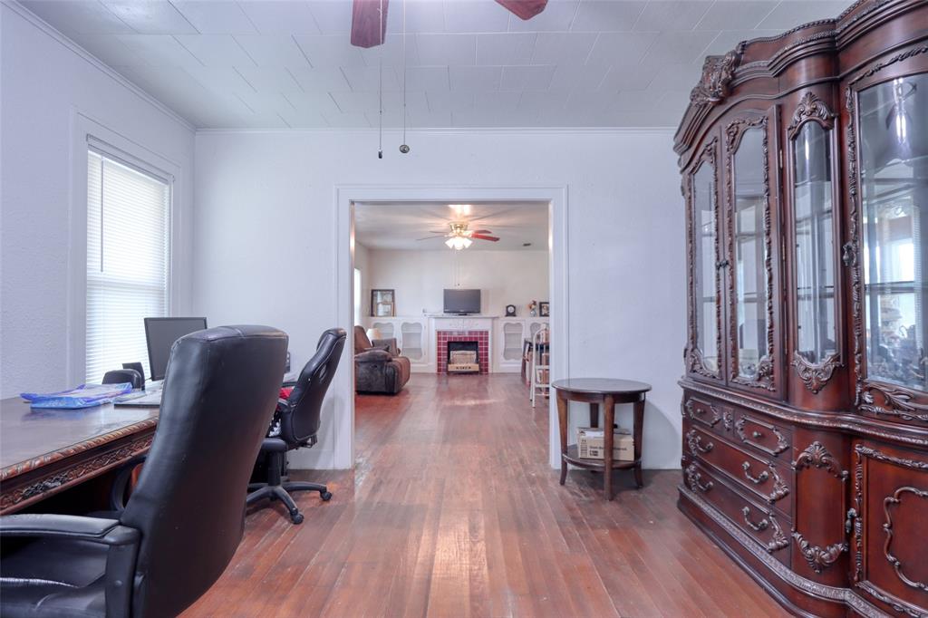 200 E Crossmain Property Photo 19
