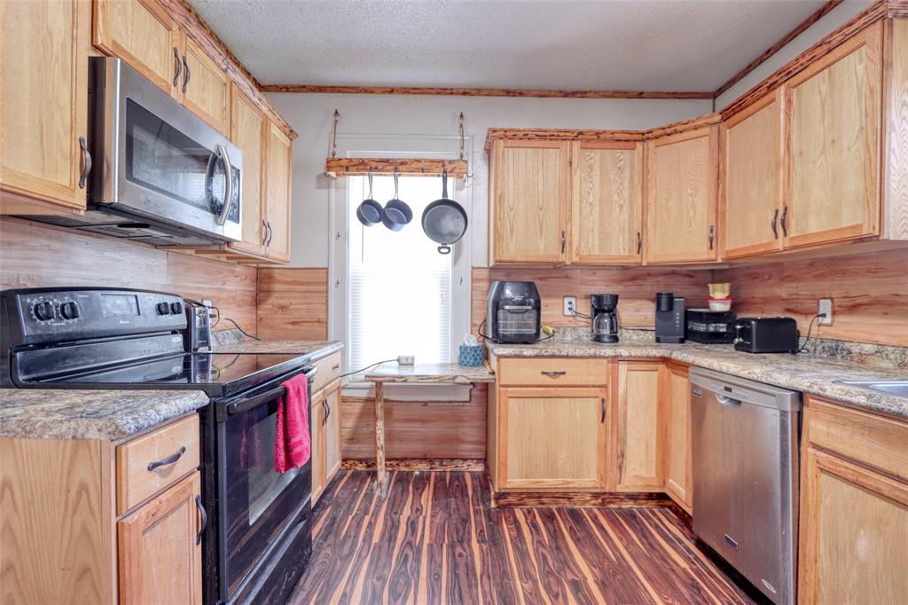 200 E Crossmain Property Photo 24