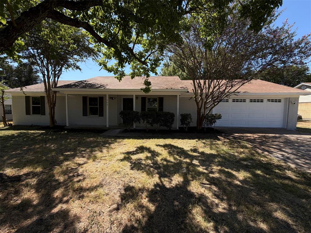 309 Applewood Lane Property Photo 1
