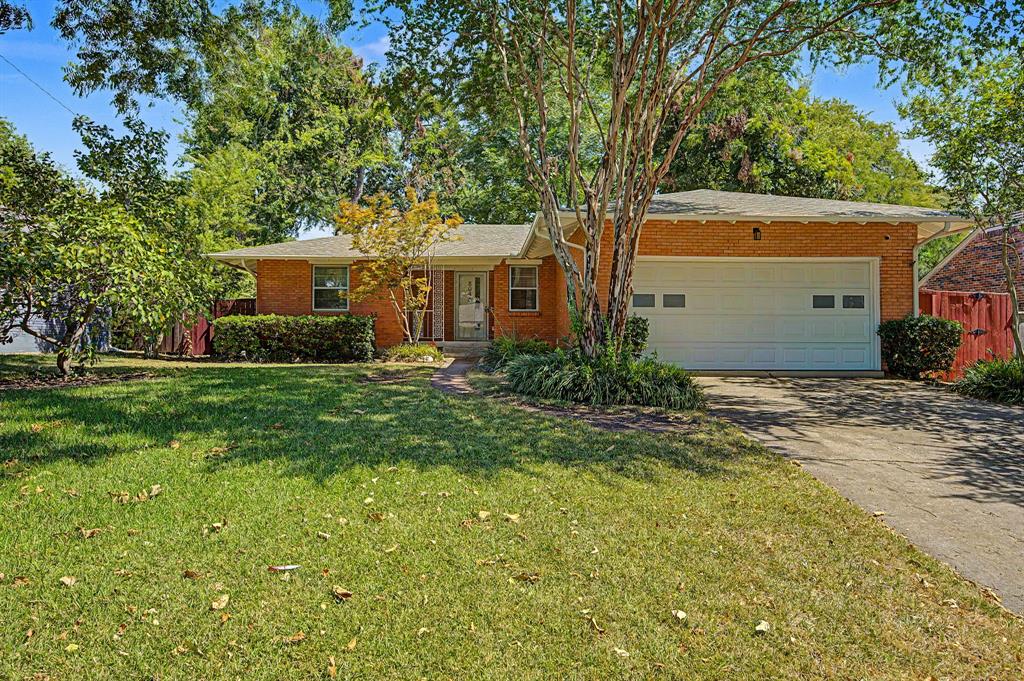 8046 Fall River Drive Property Photo 1
