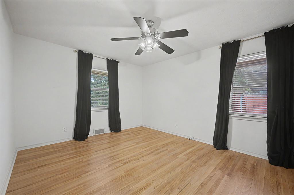 8046 Fall River Drive Property Photo 15