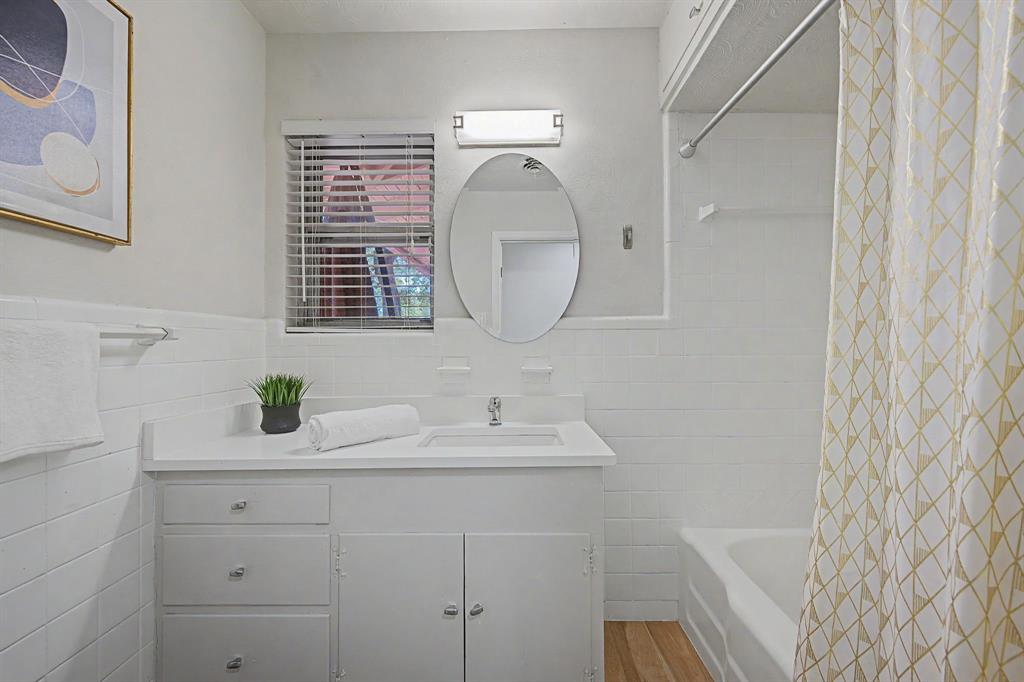8046 Fall River Drive Property Photo 16