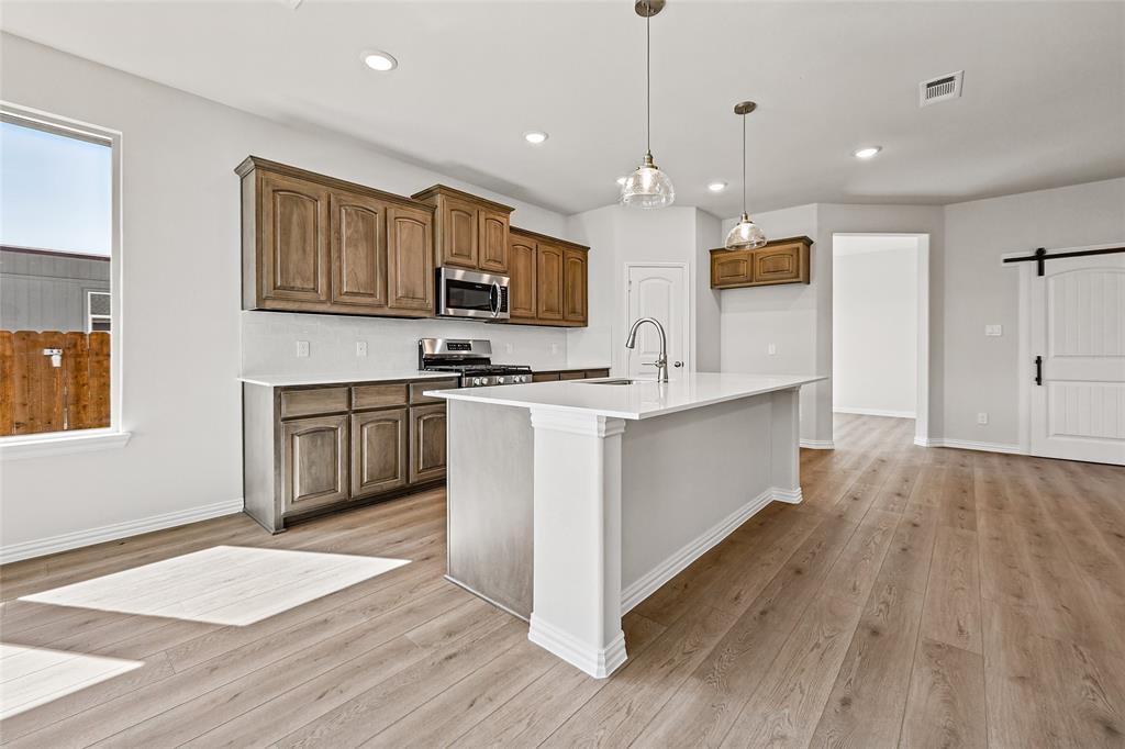 802 Juneau Street Property Photo 14