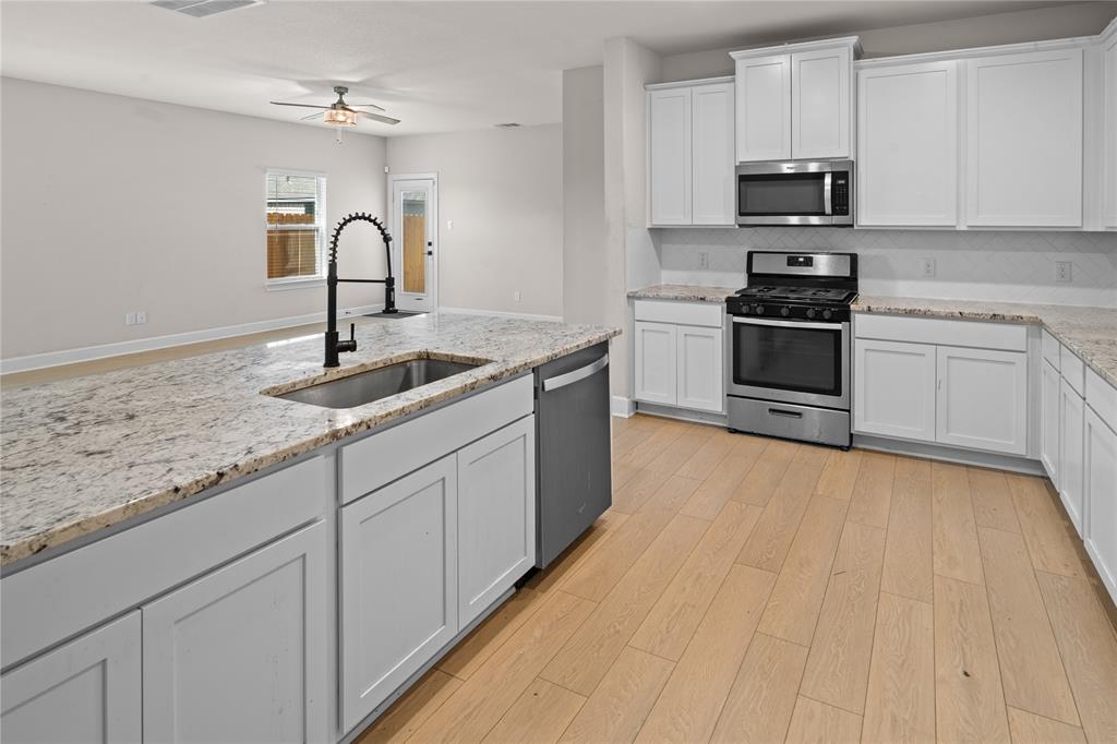 1200 Windermere Way Property Photo 6