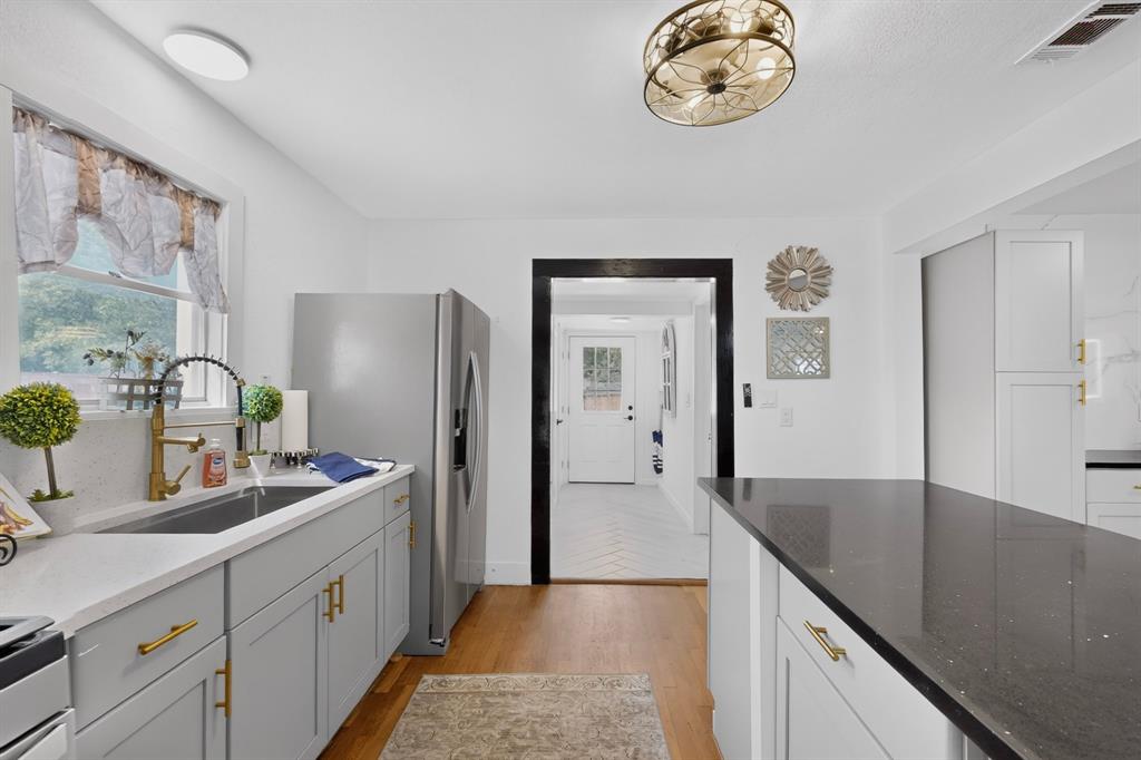 429 S Walker Street Property Photo 12