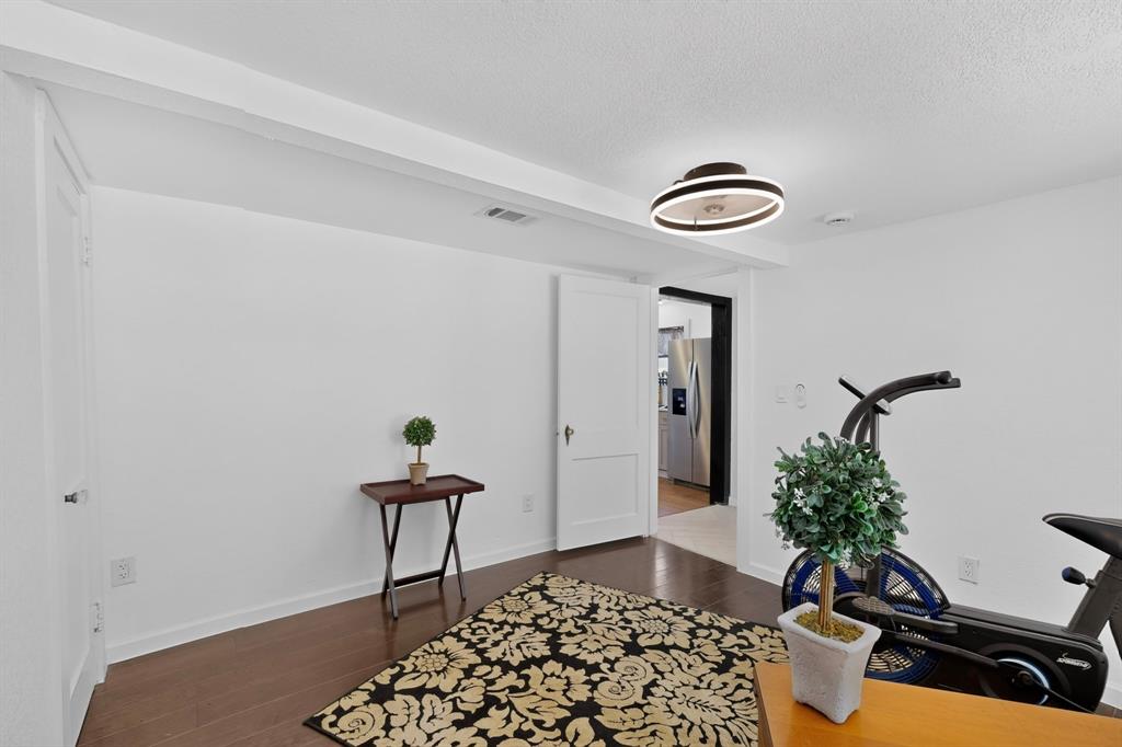 429 S Walker Street Property Photo 13