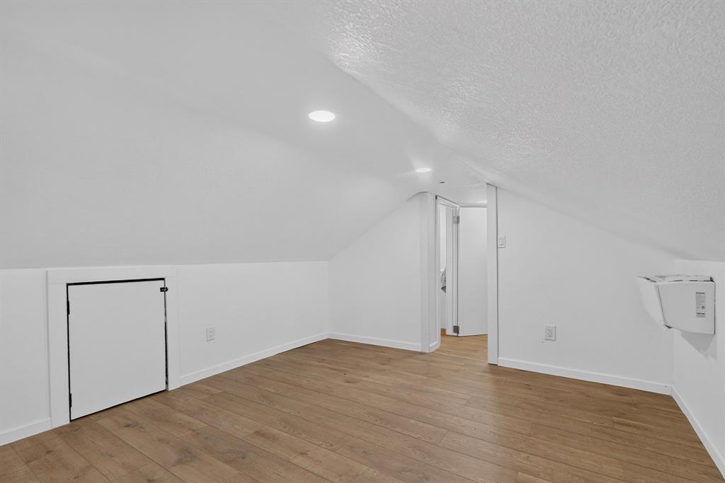 429 S Walker Street Property Photo 23