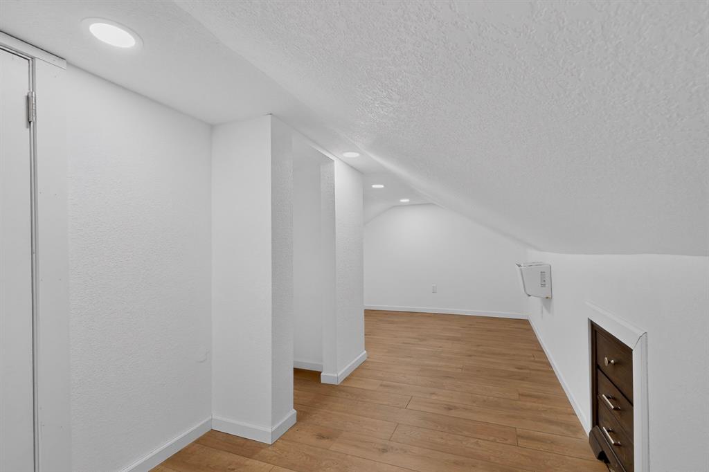 429 S Walker Street Property Photo 24