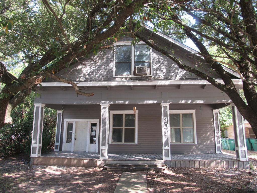 907 E Texas Avenue Property Photo 1