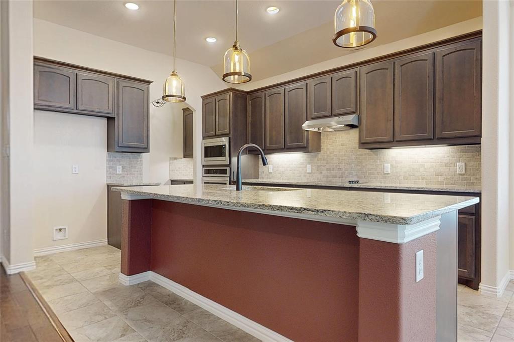 1021 Flagstone Drive Property Photo 12