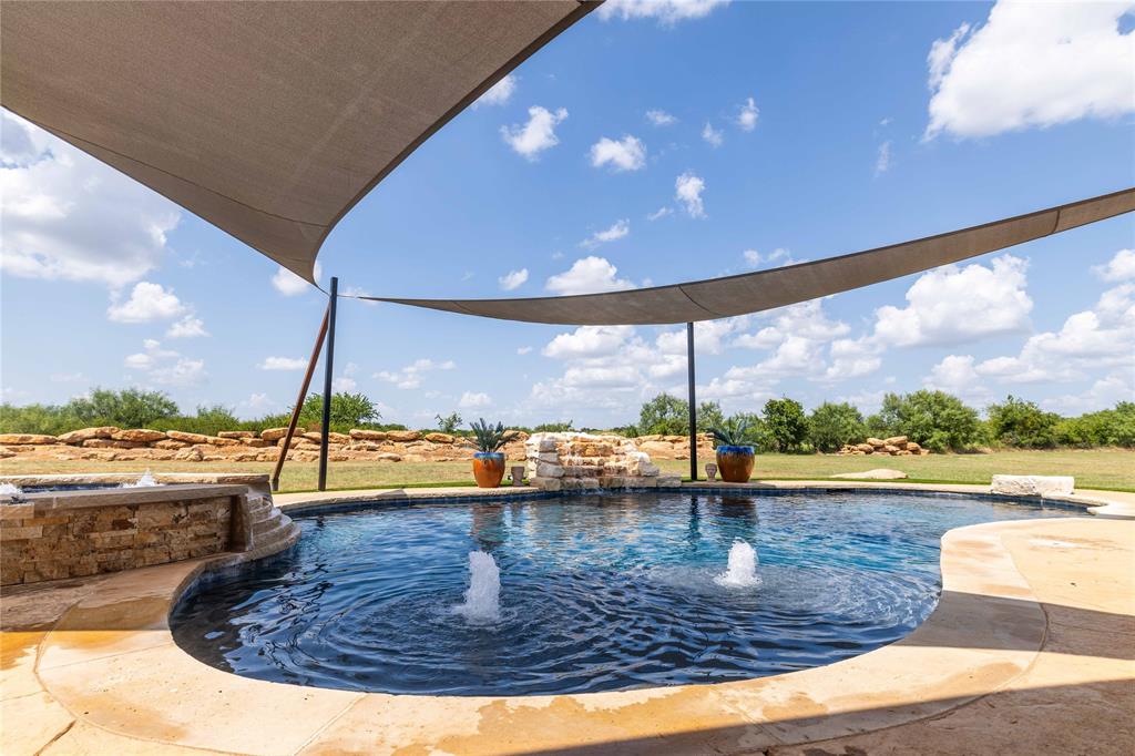 1010 Fm 583 Property Photo 9