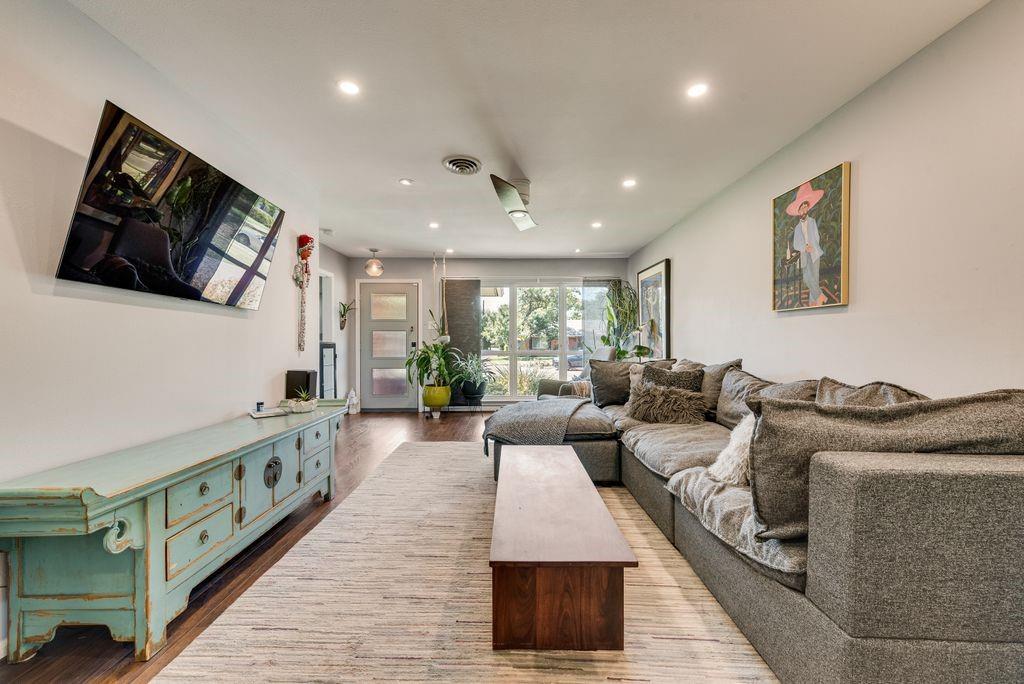 529 Carol Court Property Photo 3