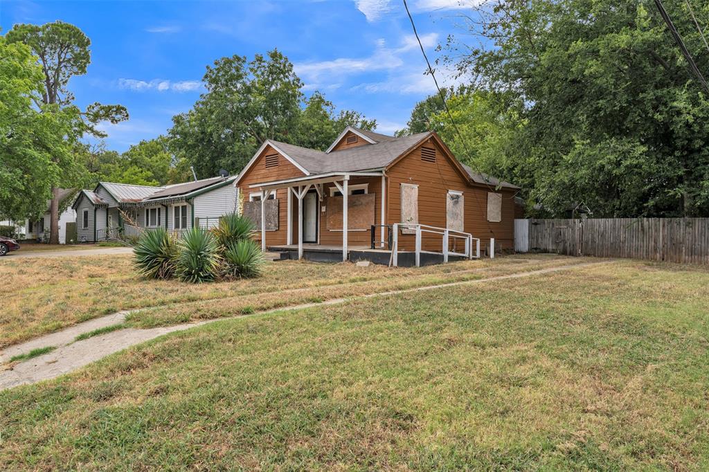 905 N Frances Street Property Photo 1