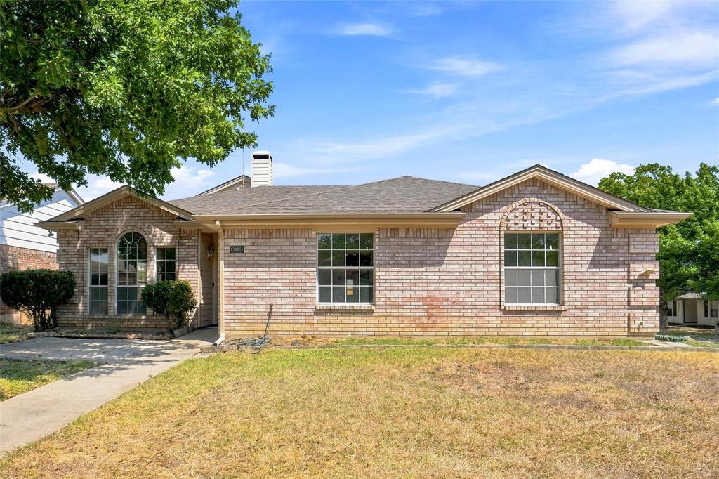 1001 Flower Drive Property Photo 1