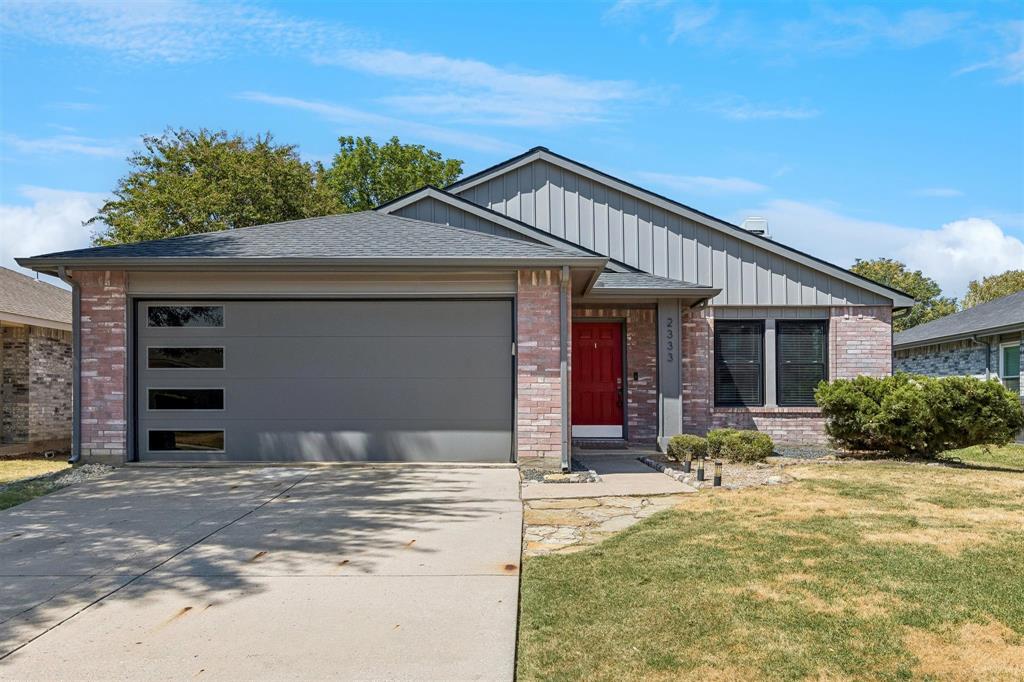 2333 Bradford Pear Drive Property Photo 1
