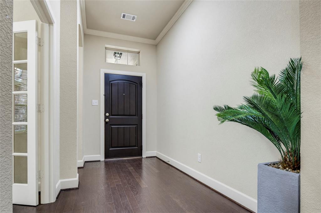 5928 Silverton Avenue Property Photo 5