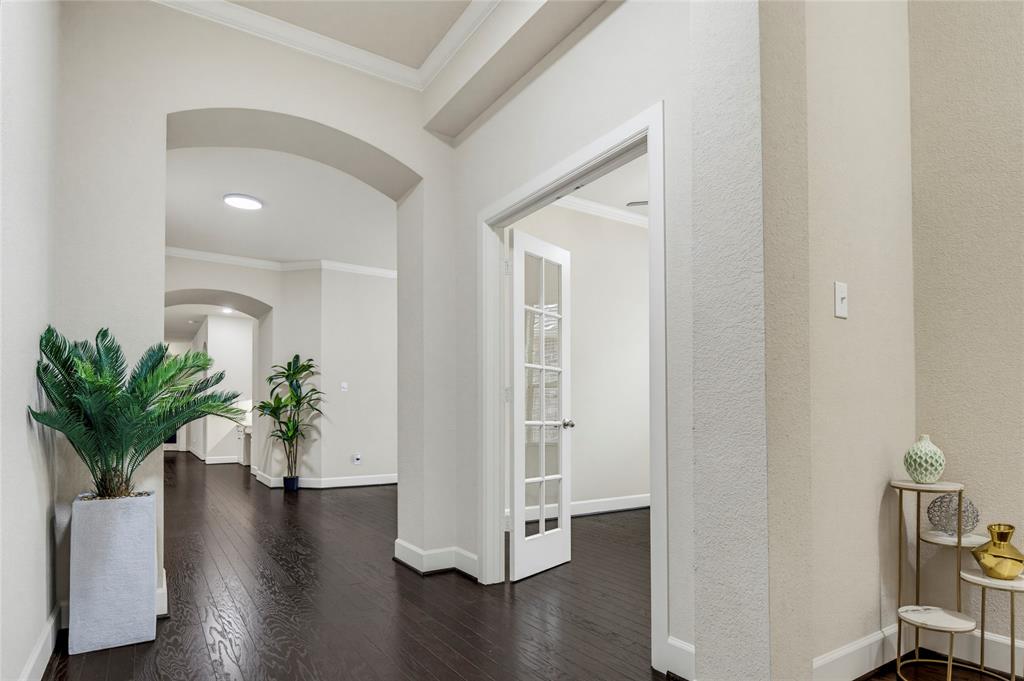 5928 Silverton Avenue Property Photo 6