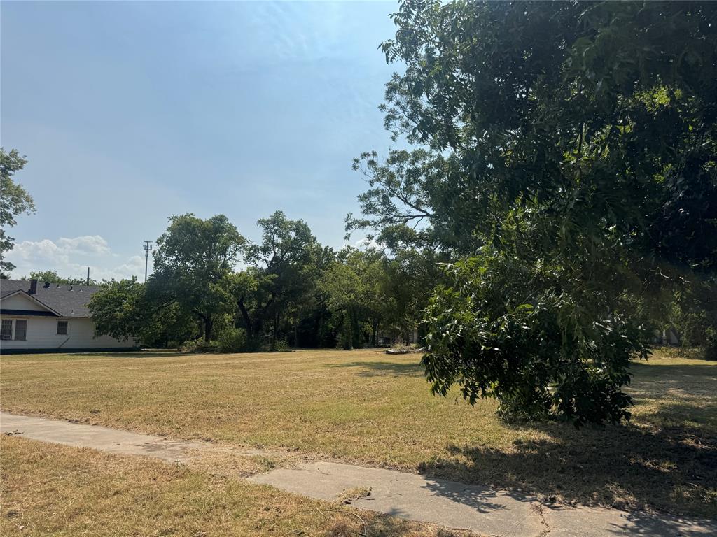 907 Buck Street Property Photo 1