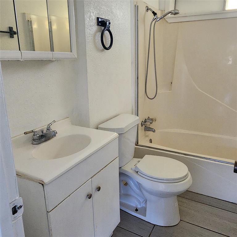 6028 Billingsley Street Property Photo 8