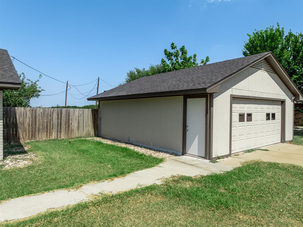 141 Swan Property Photo 3